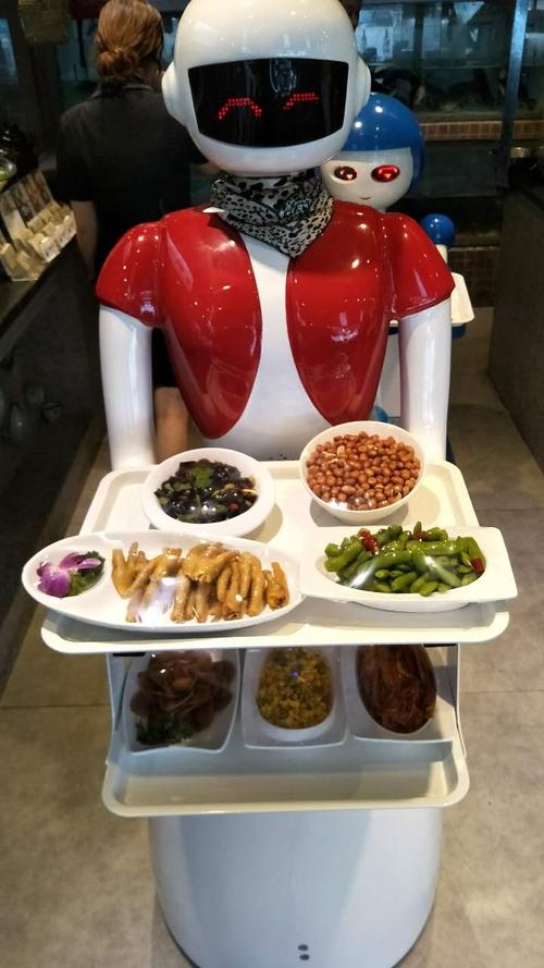 餐饮机器人入职龙虾店,迈进无人餐厅时代_产品